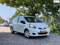 Toyota Aygo - 1.0-12V Now | Cruise + Airco Nu € 2.450,