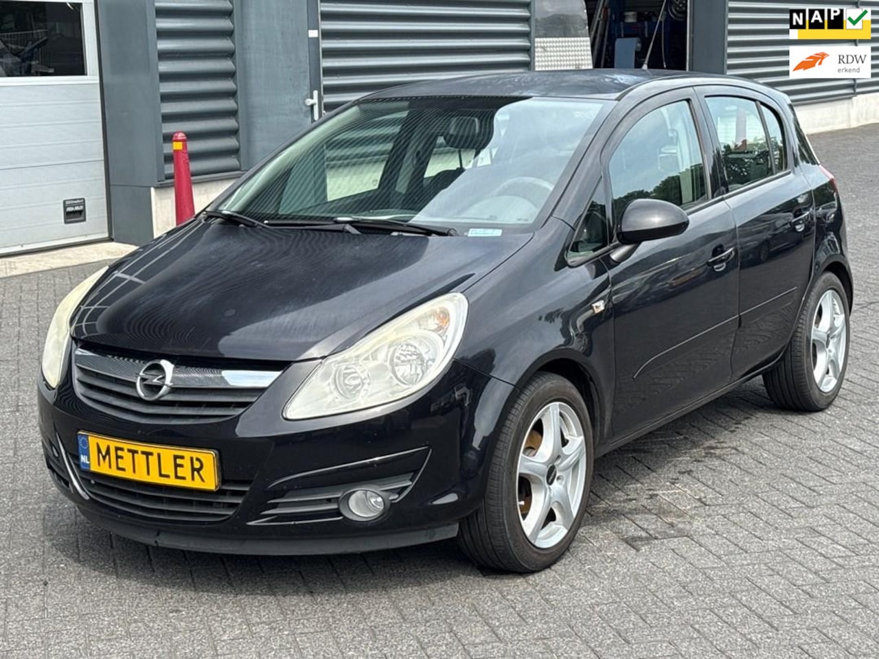 Opel Corsa - 1.4-16V Enjoy 1.4-16V Enjoy, Airco, MOTORSCHADE - AutoWereld.nl