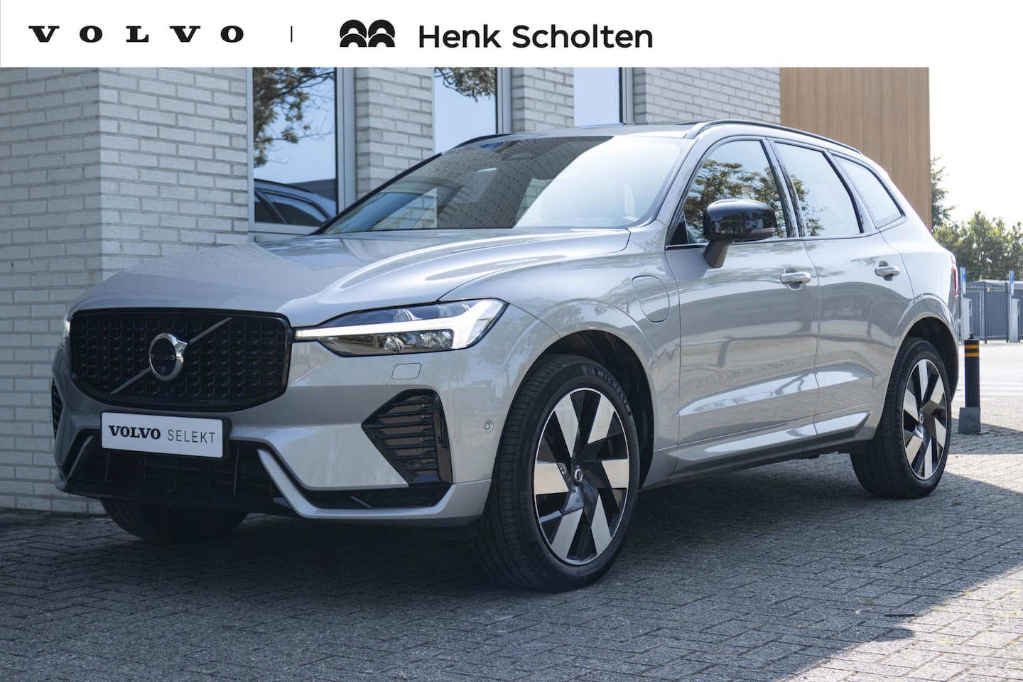 Volvo XC60 - Volvo XC60 T6 AWD PLUG-IN HYBRIDE ULTIMATE DARK | - AutoWereld.nl