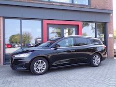 Ford Focus Wagon - 1.0 EcoBoost Hybrid Titanium PDC Camera Navi Stoeverw. Nieuwstaat