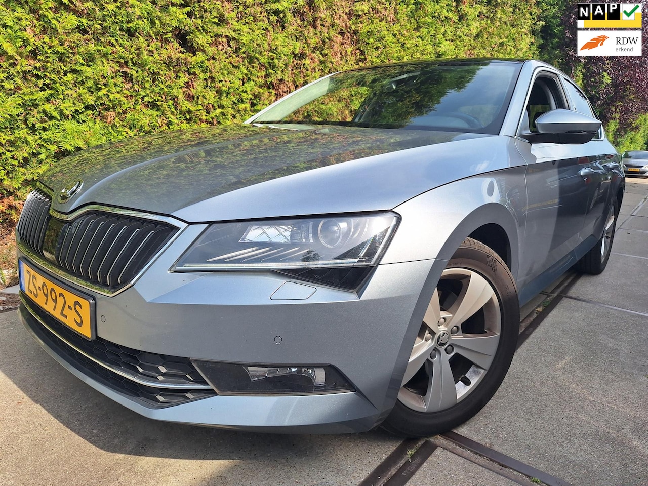 Skoda Superb - 2.0 TDI Ambition Business 2.0 TDI Ambition Business - AutoWereld.nl