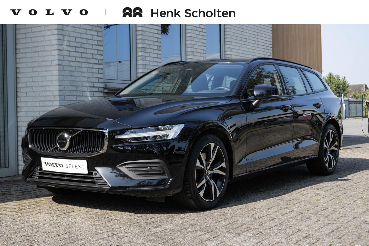 Volvo V60 - B3 MILD HYBRID AUT. ESSENTIAL EDITION | - AutoWereld.nl