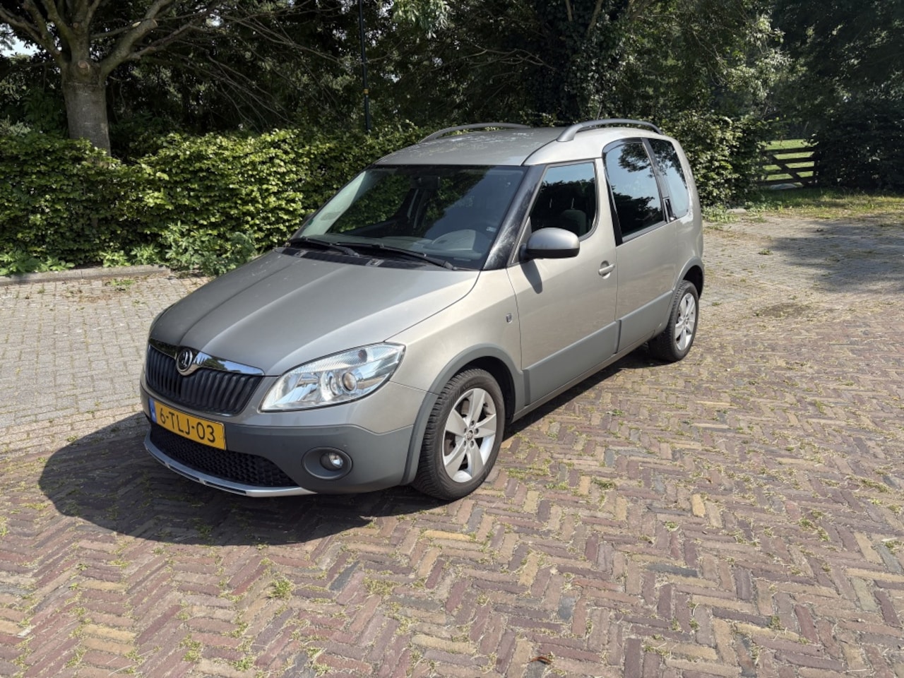 Skoda Roomster - 1.2 TSI AUTOMAAT 138.000km!! - AutoWereld.nl