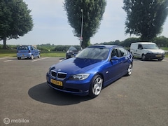 BMW 3-serie - 318i Business el ramen airco leder intr.nwe apk