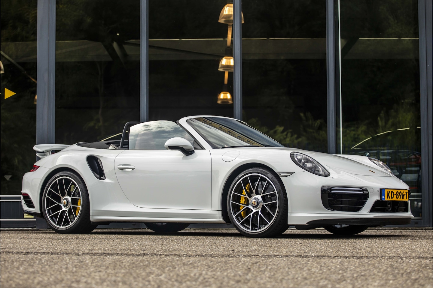 Porsche 911 Cabrio - 3.8 Turbo S 581pk! - AutoWereld.nl