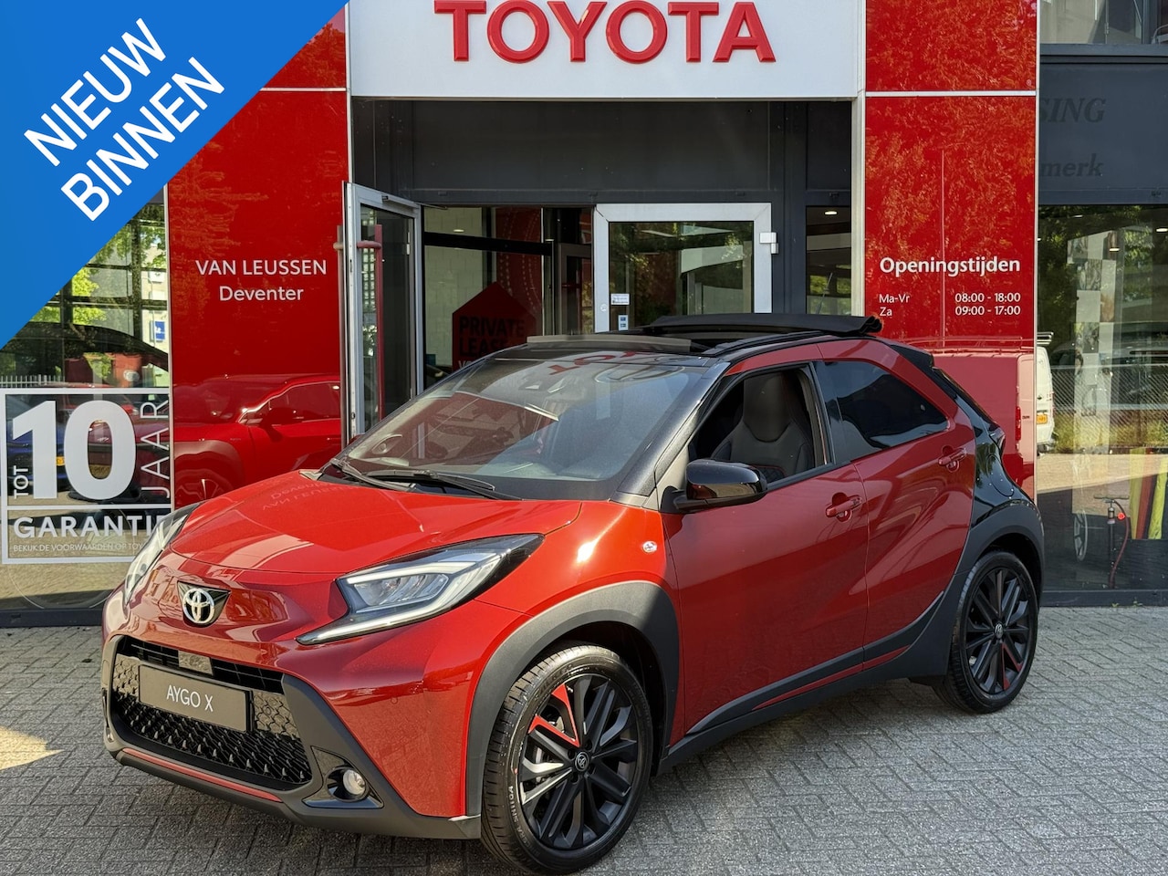 Toyota Aygo X - PREMIUM NIEUW UIT VOORRAAD LEVERBAAR! CABRIODAK LED NAVI KEYLESS - AutoWereld.nl
