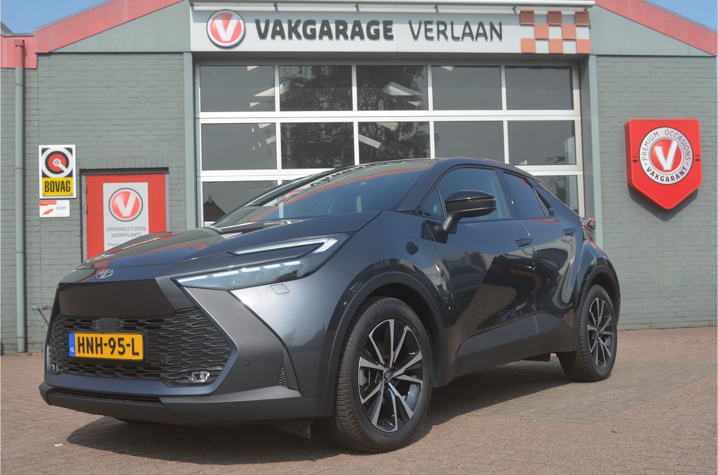 Toyota C-HR - 1.8 Hybrid 140 Dynamic/groot scherm - AutoWereld.nl