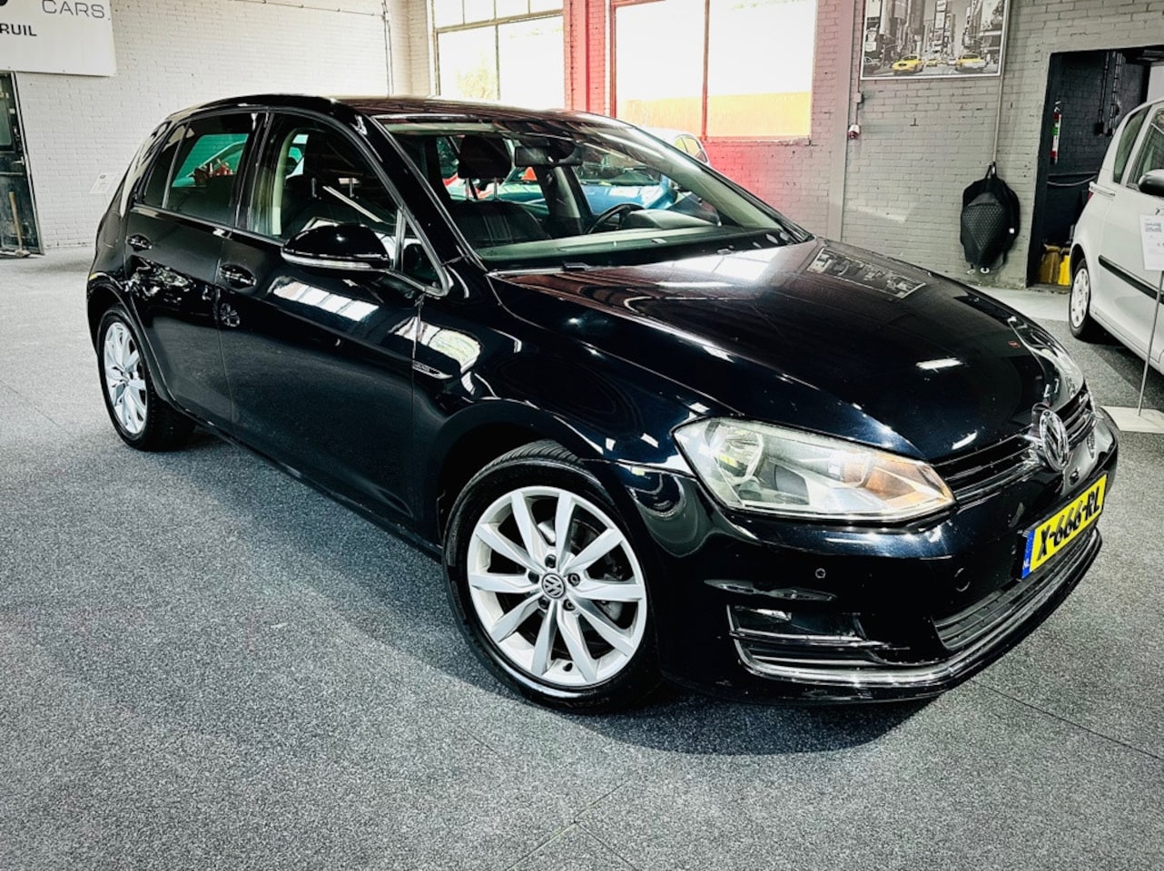 Volkswagen Golf - Lounge - Automaat - Airco - Navi - Cruise - - AutoWereld.nl