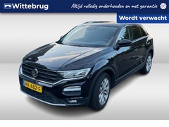Volkswagen T-Roc - 1.0 TSI 115pk Style / 1e Eigenaar / Trekhaak / Virtual Cockpit / App-Connect / Navigatie /