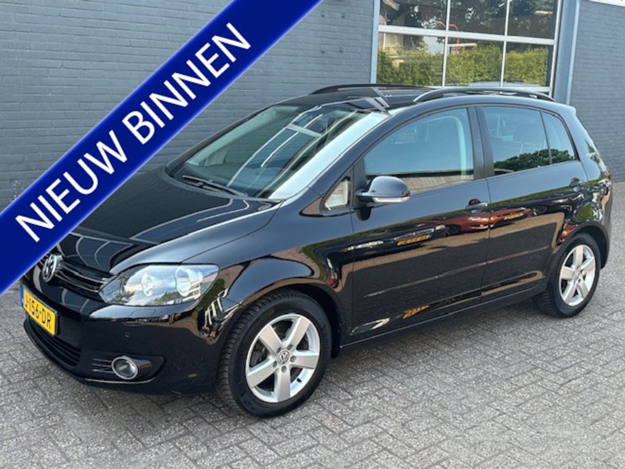 Volkswagen Golf Plus - 1.4 Comfortline / Stoelverwarming / Trekhaak/ Cruisecontrole / BOVAG - AutoWereld.nl