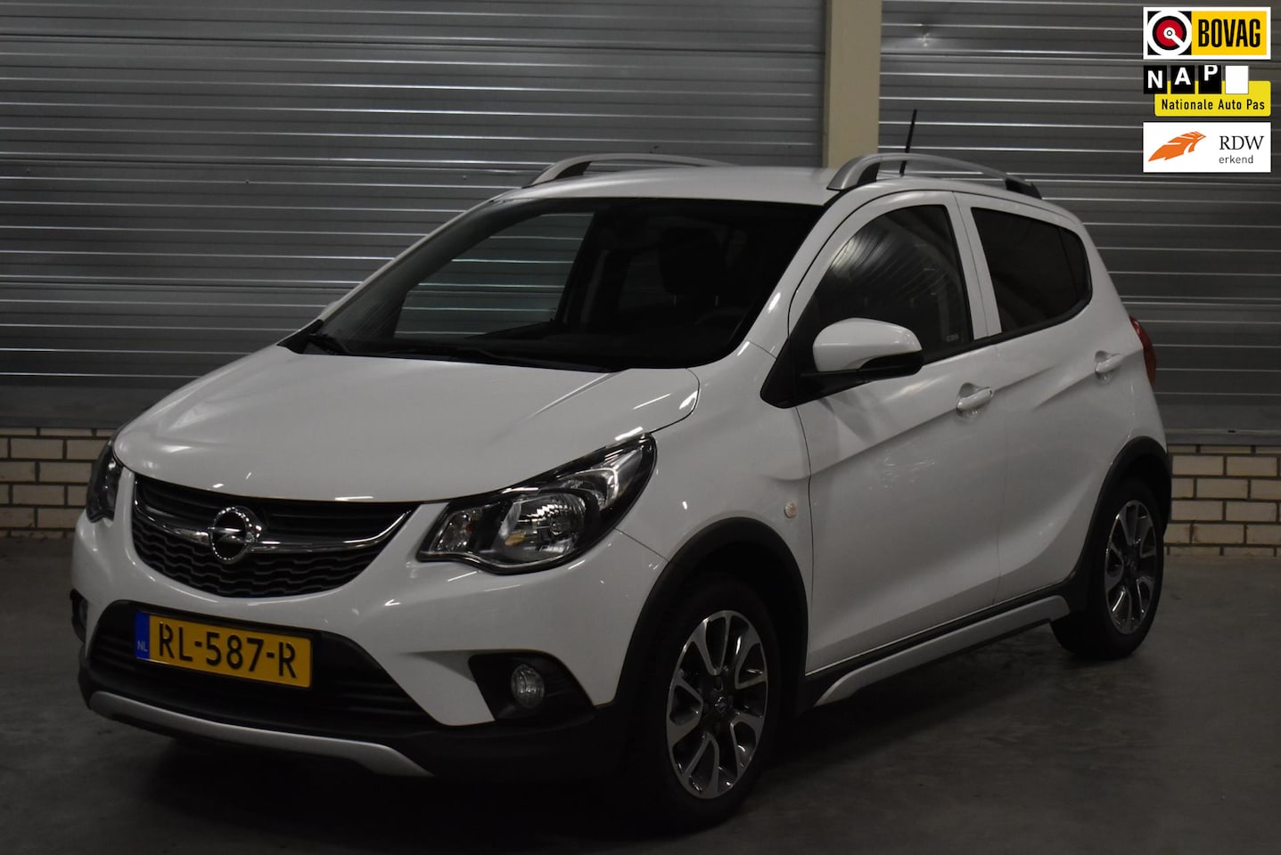 Opel Karl - 1.0 Rocks Online Edition + Navigatie|Bluetooth/Carplay|Parkeersensoren|Cruise control| - AutoWereld.nl