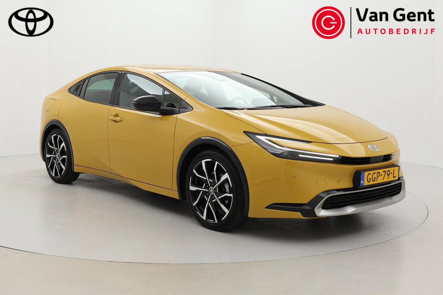 Toyota Prius - 2.0 Plug-in Executive | Navigatie | 19 inch | Dodehoek detectie | Digitale binnenspiegel | - AutoWereld.nl