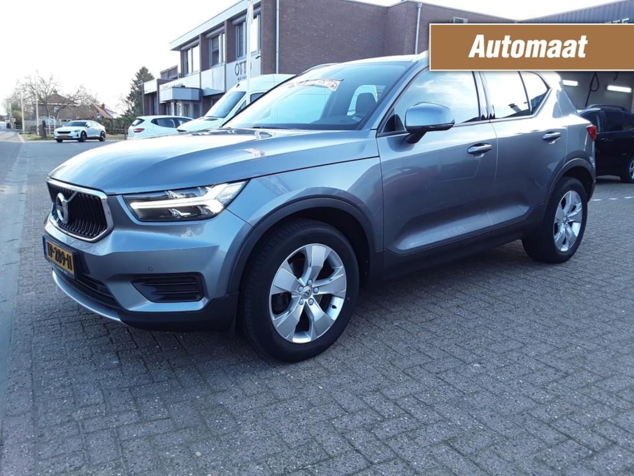 Volvo XC40 - 2.0 T4 MOMENTUM 191 PK / TREKHAAK - AutoWereld.nl