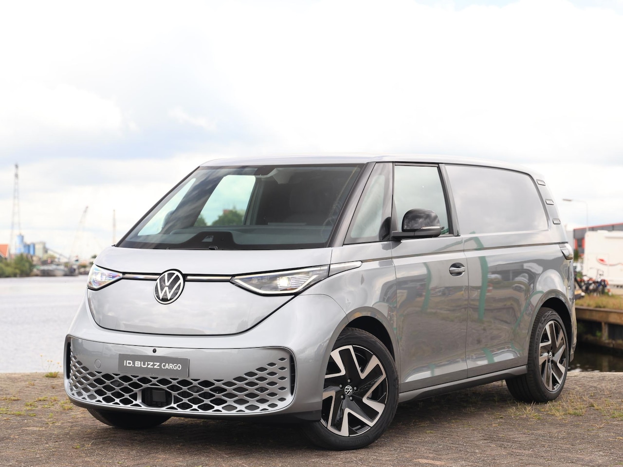 Volkswagen ID. Buzz Cargo - Bedrijfswagens Bulli Edition 250 kW (340 pk) 4Motion | ACC | LED | 360 Camera | Alarm | 2 - AutoWereld.nl