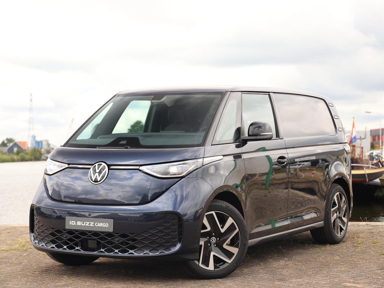 Volkswagen ID. Buzz Cargo - Bedrijfswagens Bulli Edition 250 kW (340 pk) 4Motion | ACC | LED | 360 Camera | Alarm | 2 - AutoWereld.nl