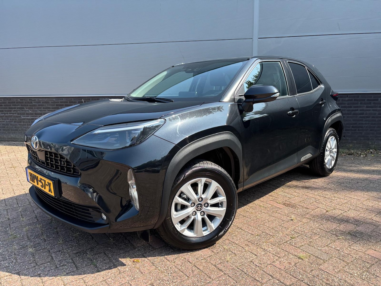 Toyota Yaris Cross - 1.5 Hybrid Active Limited Parkeersensoren Navigatie - AutoWereld.nl