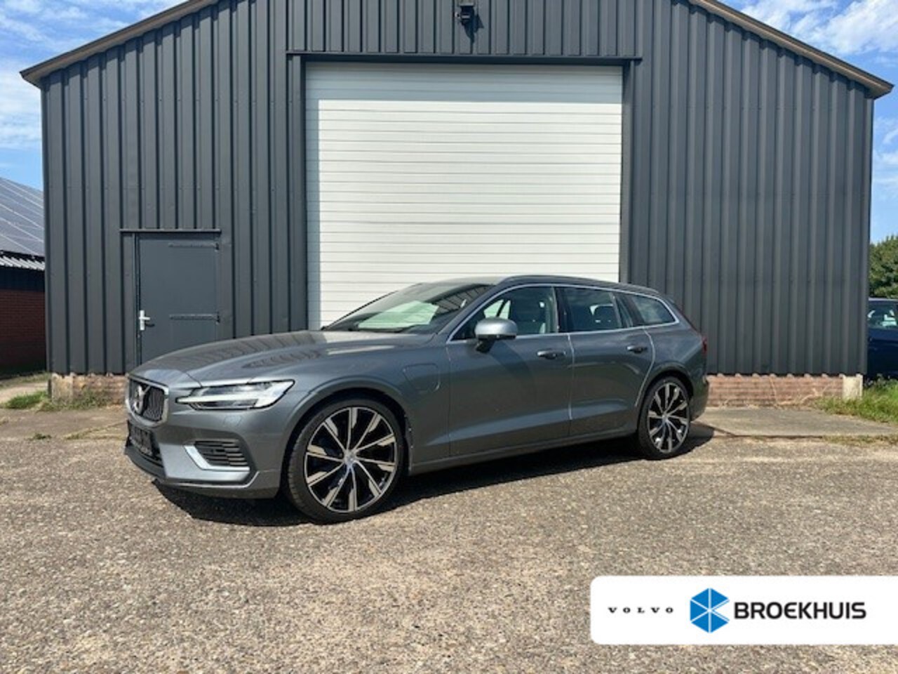 Volvo V60 - 2.0 T6 Recharge AWD Inscription 2.0 T6 Recharge AWD Inscription - AutoWereld.nl