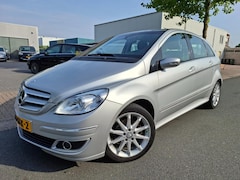 Mercedes-Benz B-klasse - 200 AUTOMAAT/AIRCO/CRUISE/TREKHAAK