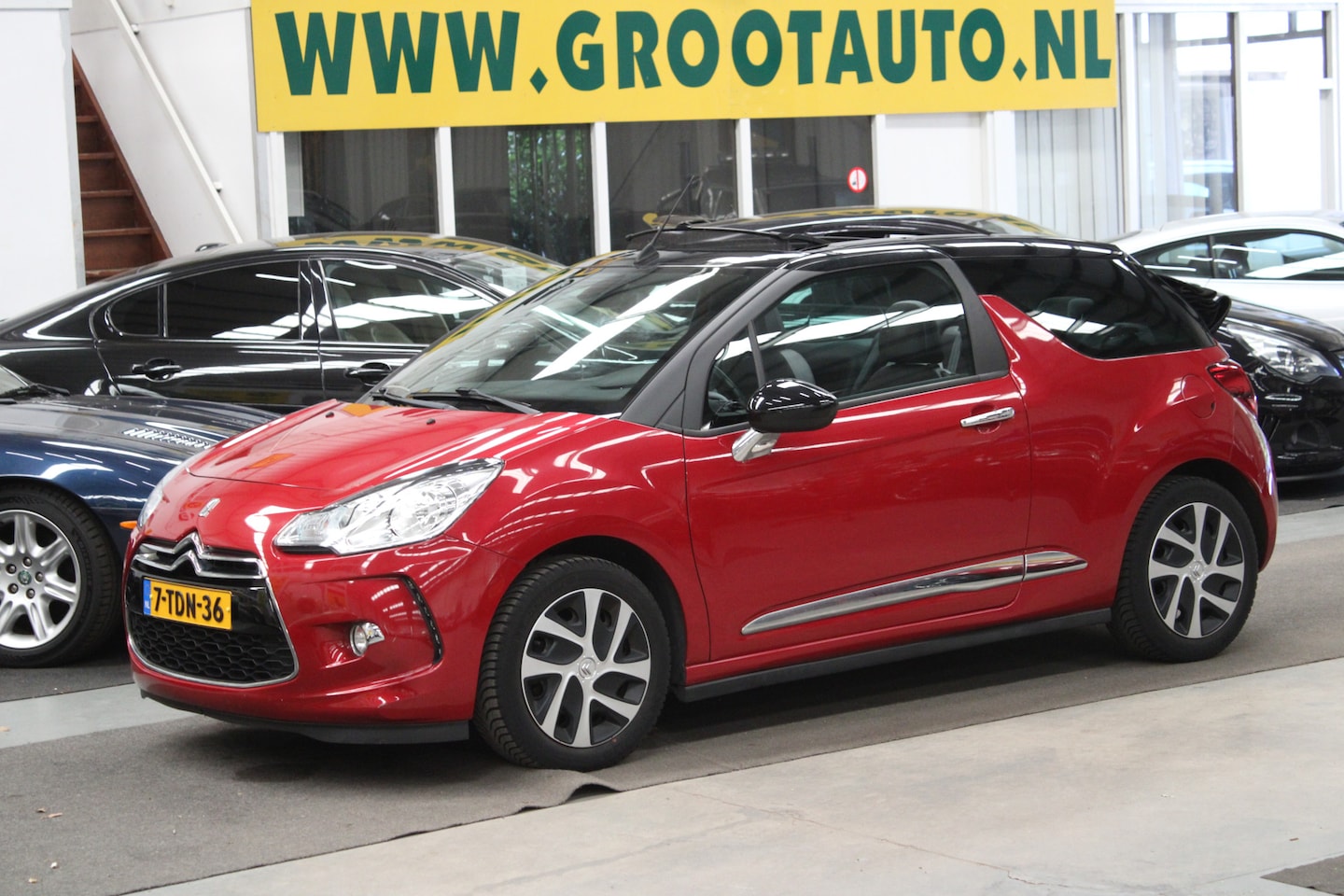 Citroën DS3 Cabrio - 1.2 VTi Chic 1e Eigenaar, Volledig Dealer onderhouden, Airco, Cruise control - AutoWereld.nl