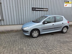 Peugeot 206 - 1.4 XT airco automaat Zeer leuke autos 194dkm