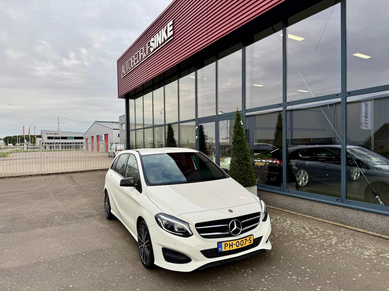 Mercedes-Benz B-klasse - 180 Activity Edition NAVI ECC CRUISE - AutoWereld.nl