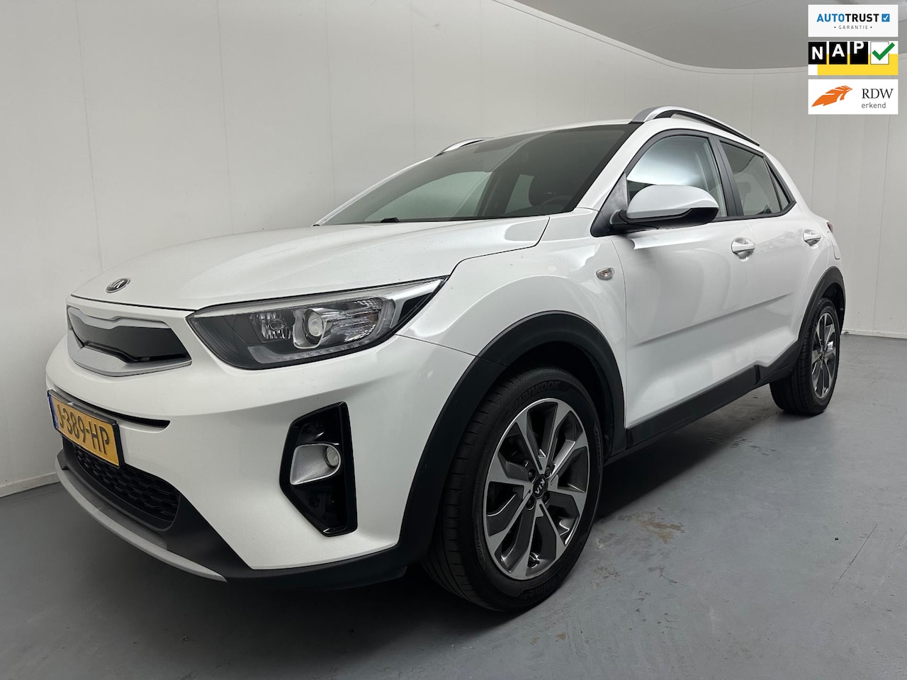 Kia Stonic - 1.0 T-GDi Sports Edition # Airco # Camera # PDC # Navi # Lmv - AutoWereld.nl