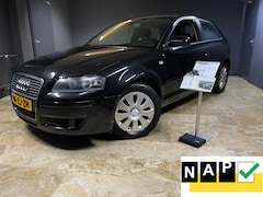 Audi A3 - 1.6 Attraction Pro Line Disriem net vervangen Clima Leer Lm Velgen