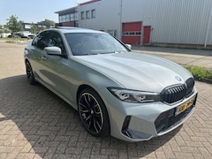 BMW 3-serie - 320e High Executive M-Pakket