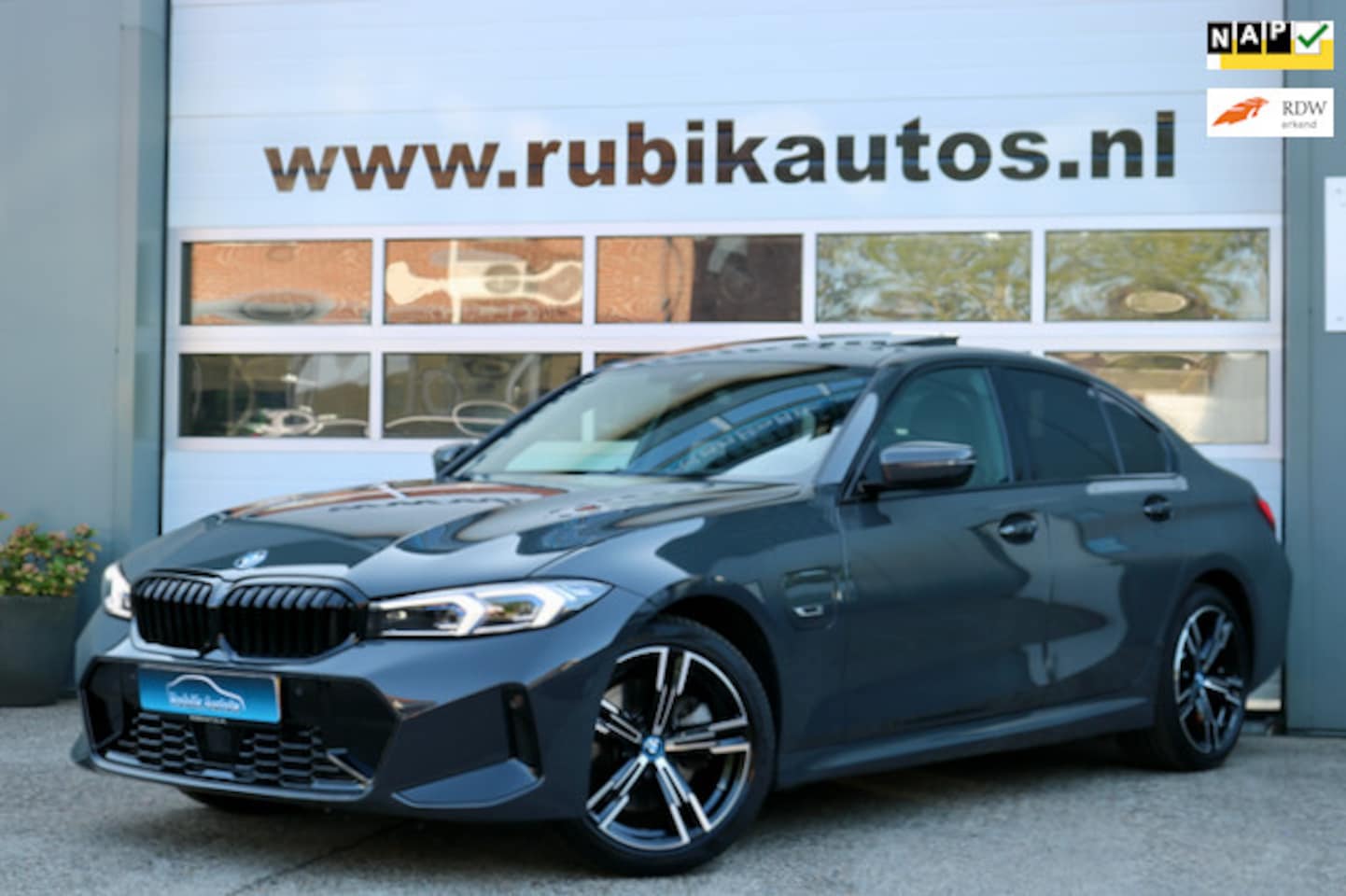 BMW 3-serie - 320e M Sport |Opendak |Laser |2023 - AutoWereld.nl