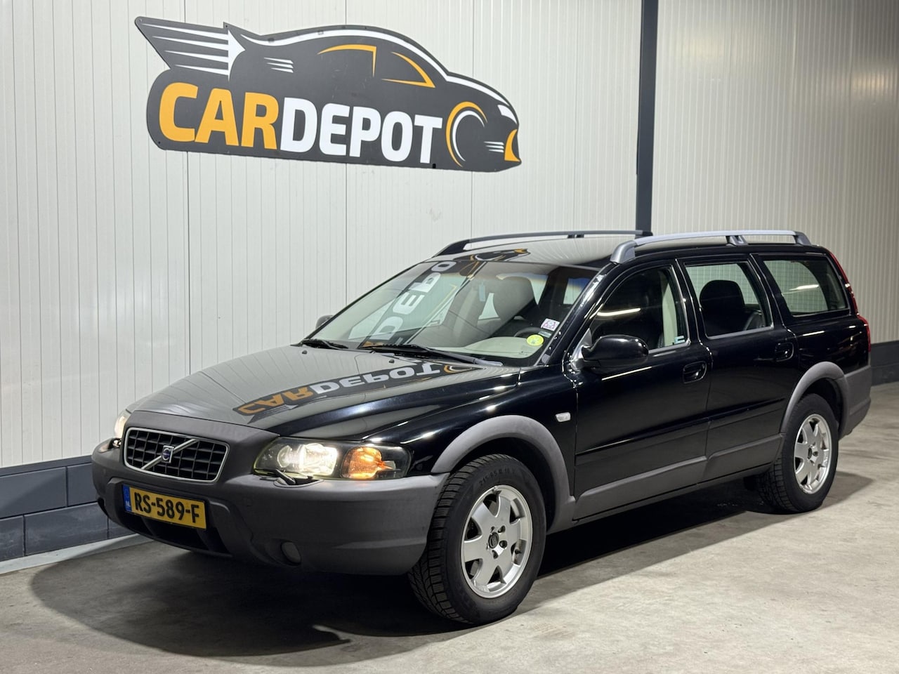 Volvo XC70 - 2.5 T Geartronic Comfort Line Vol jaar APK Technisch super Nette wagen - AutoWereld.nl