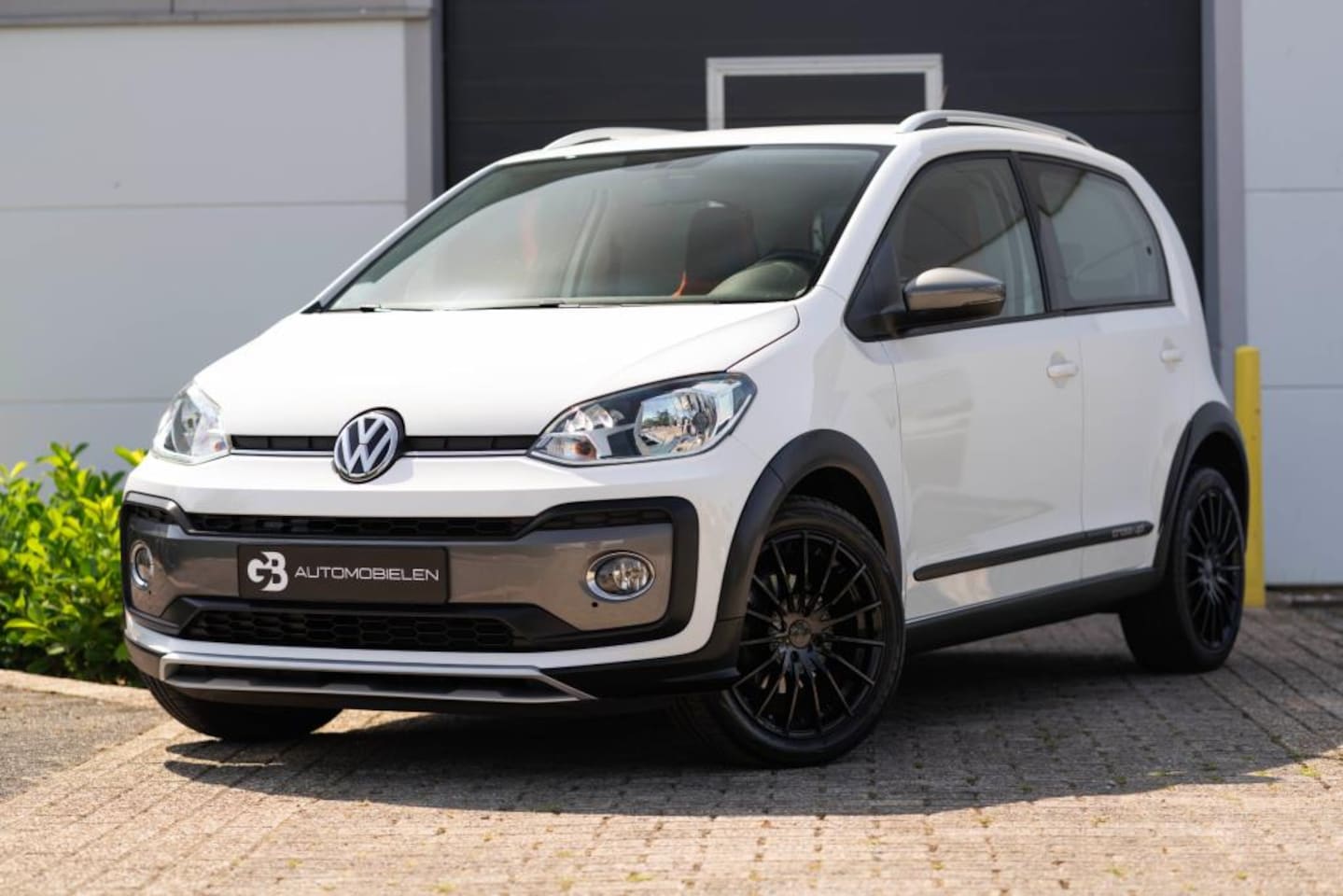 Volkswagen Up! - 1.0 BMT up! beats cross up EDITION Facelift - AutoWereld.nl