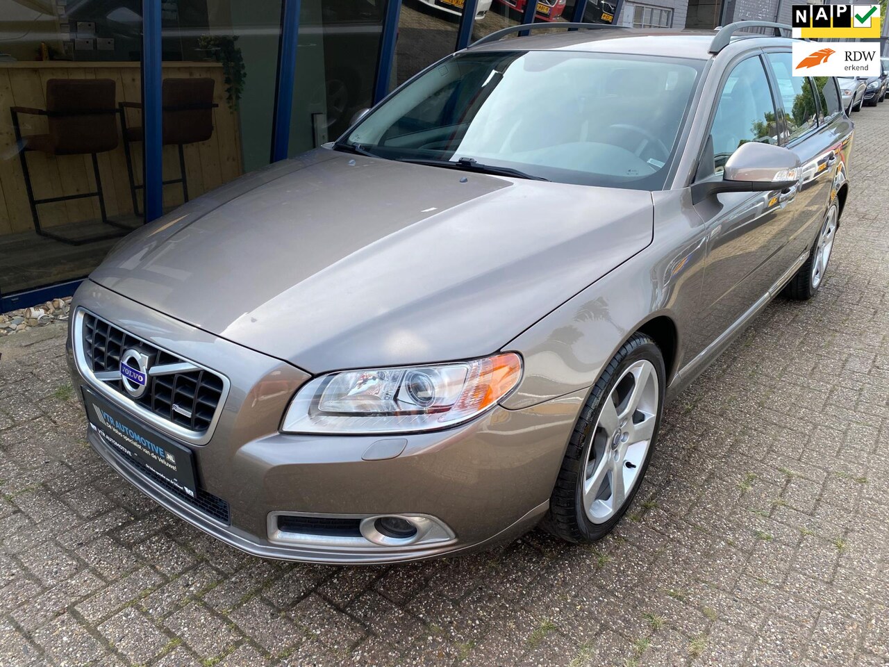 Volvo V70 - 1.6 T4 R-Design 180PK & 94.000KM!!!! - AutoWereld.nl