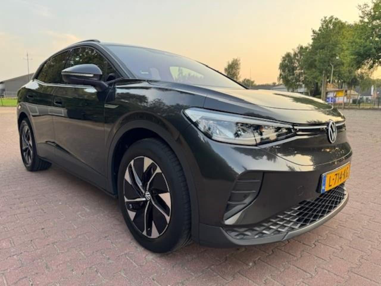 Volkswagen ID.4 - LIFE 204PK 77KWH THAAK/NAV/ACARLAY/FABRIEKSGARANTIE - AutoWereld.nl