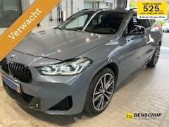 BMW X2 - sDrive20i M Sport Panodak HUD Navi Carplay Harman Kardon Camera