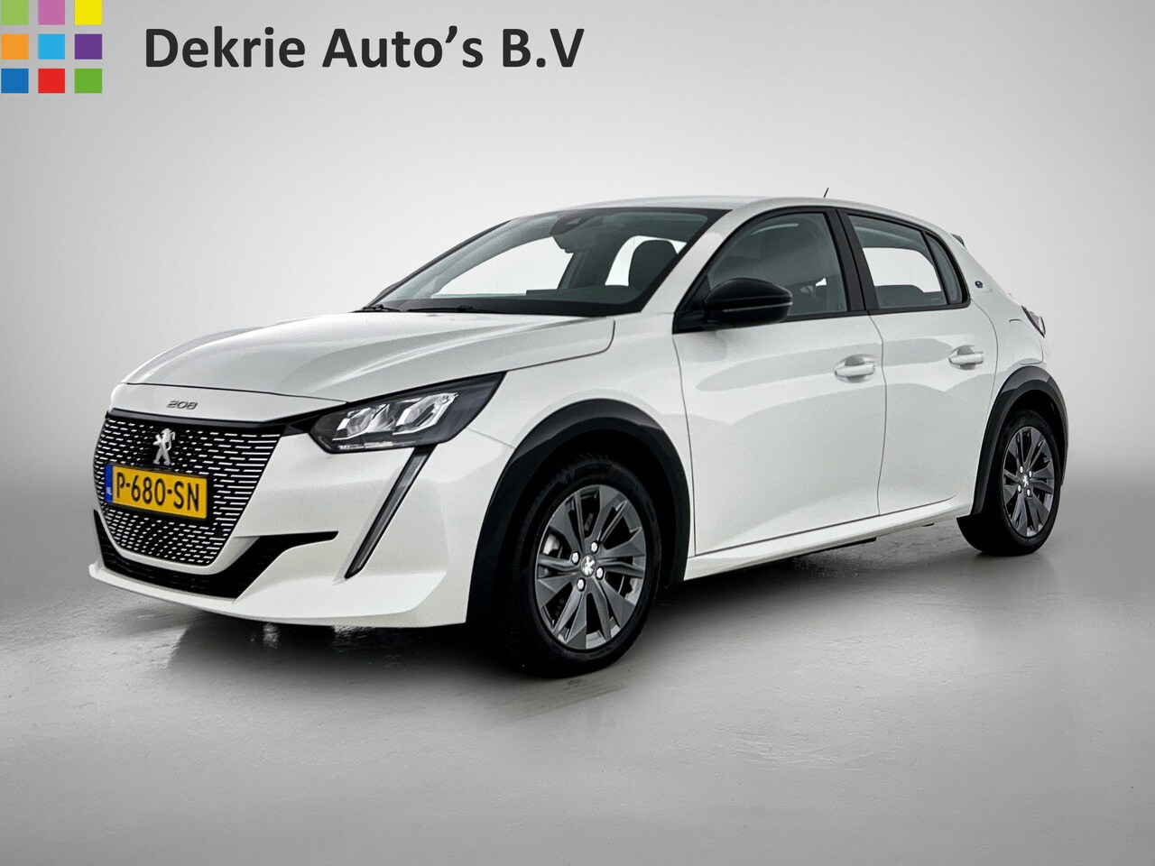 Peugeot e-208 - EV Active Pack 50 kWh / 100KW / Navigatie / Airco-ecc./ Pdc. / Radio multimedia - AutoWereld.nl