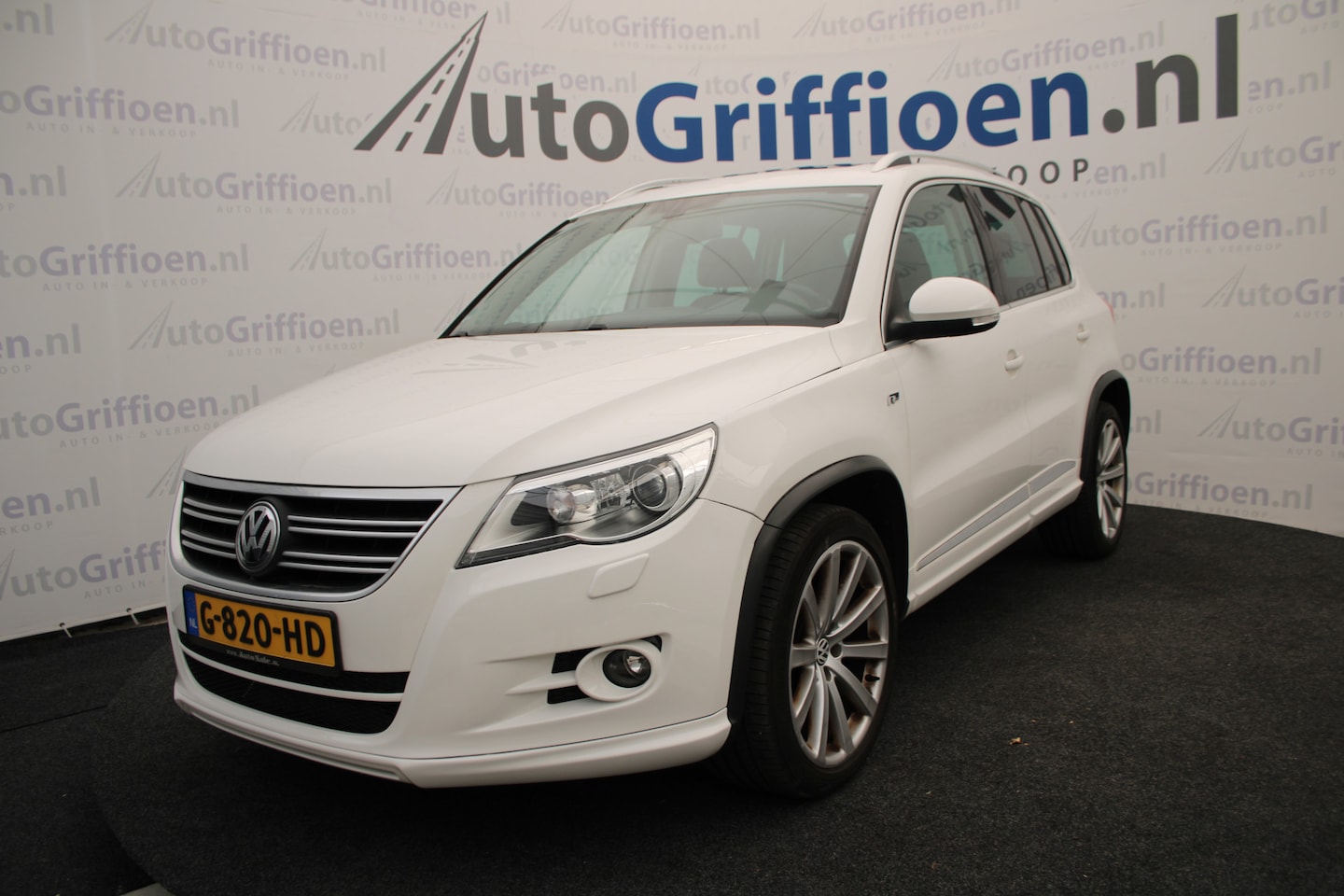 Volkswagen Tiguan - 2.0 TSI Sport&Style 4Motion nette 4x4 met leer en open dak - AutoWereld.nl
