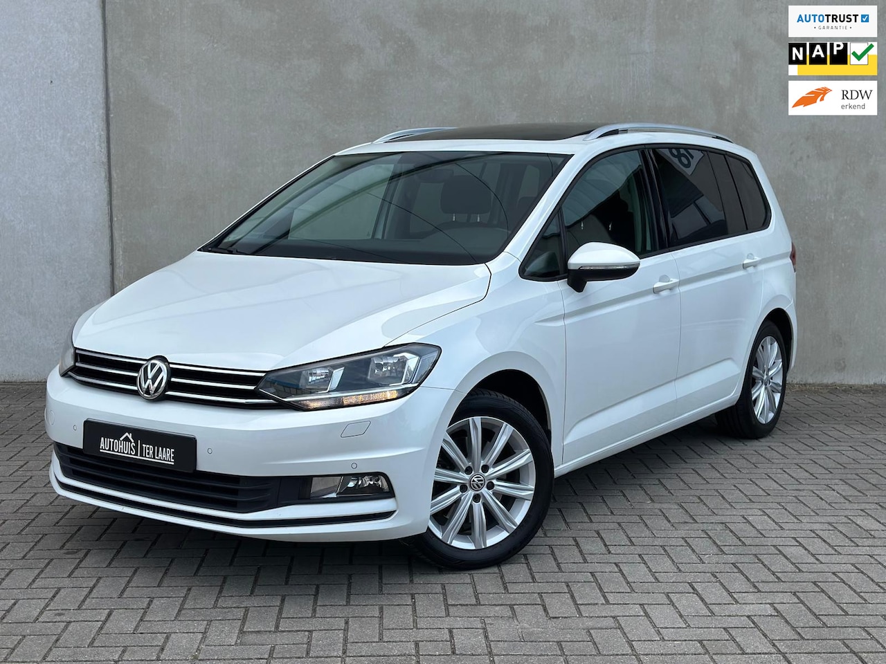 Volkswagen Touran - 1.2 TSI Highline 7P Carplay ACC Trekh Climate - AutoWereld.nl