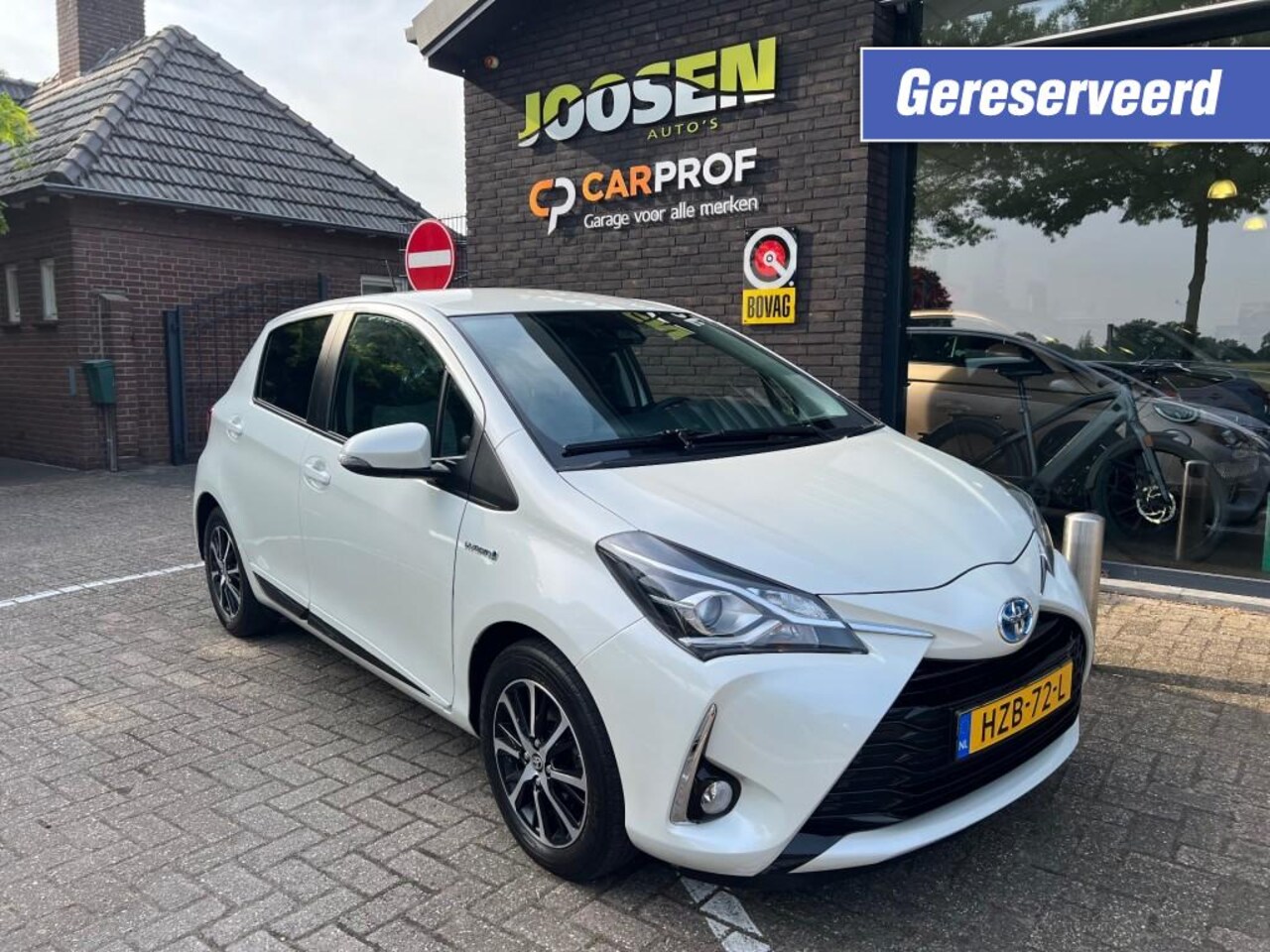Toyota Yaris - 1.5 HYB. EXECUTIVE - AutoWereld.nl