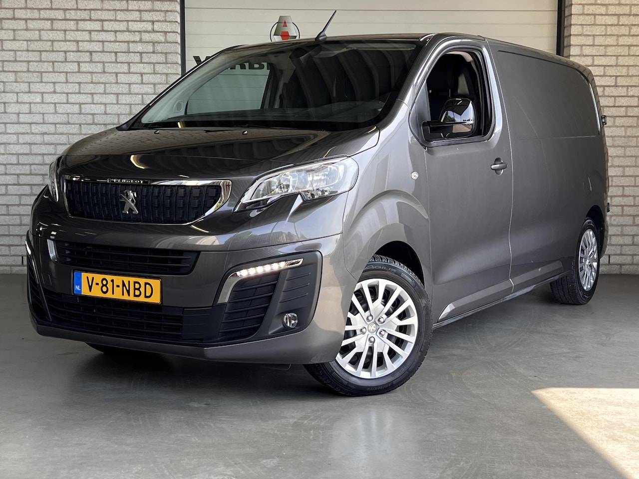 Peugeot Expert - 2.0 BlueHDI 145 S&S | 3 pers. | Trekhaak | Carplay | Stoelverw. | Navi | Cruise | All-in r - AutoWereld.nl