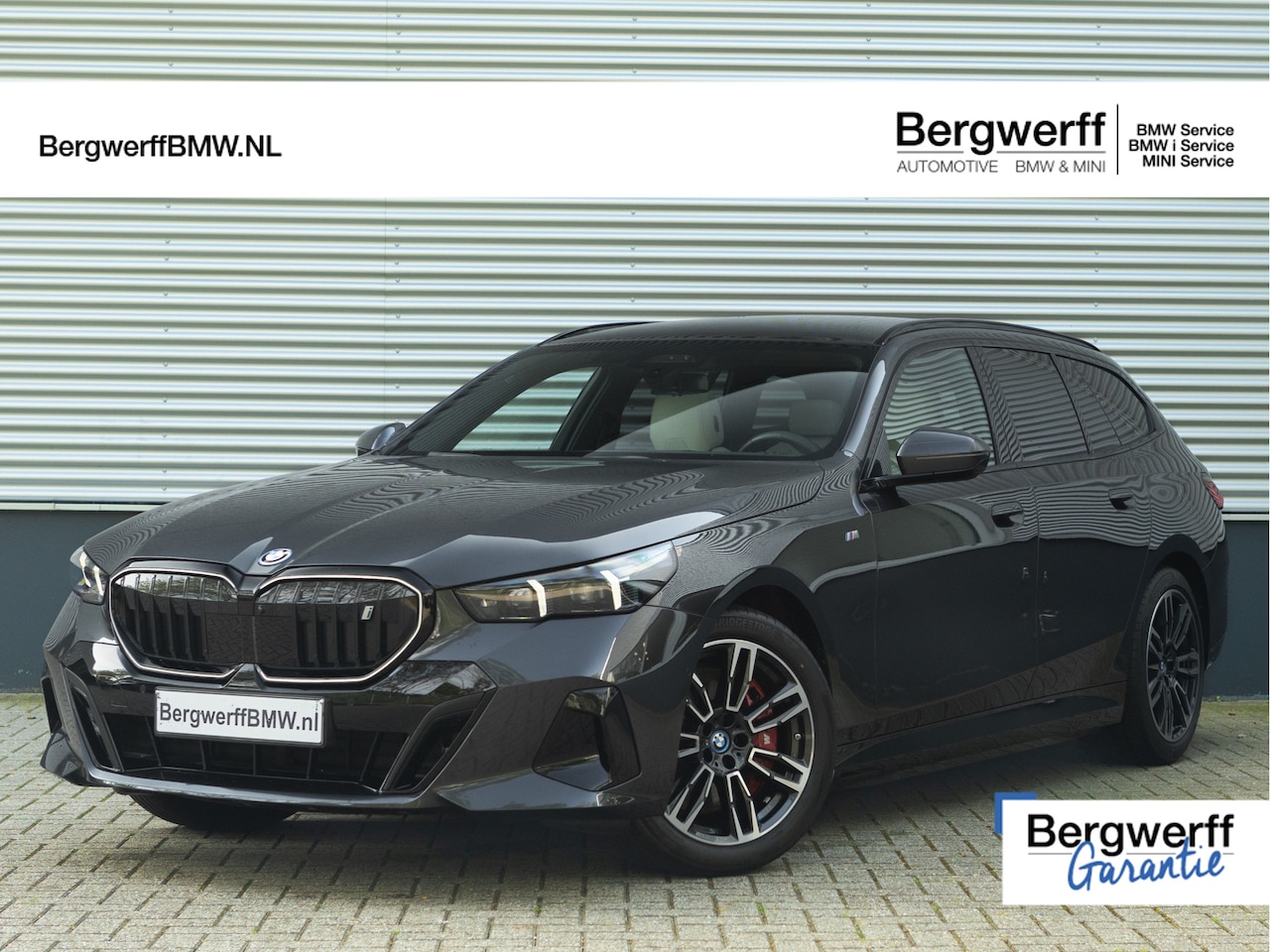 BMW i5 Touring - eDrive40 M-Sport Pro - Onderstel Prof - Pano - Trekhaak - Driving Ass Prof - AutoWereld.nl