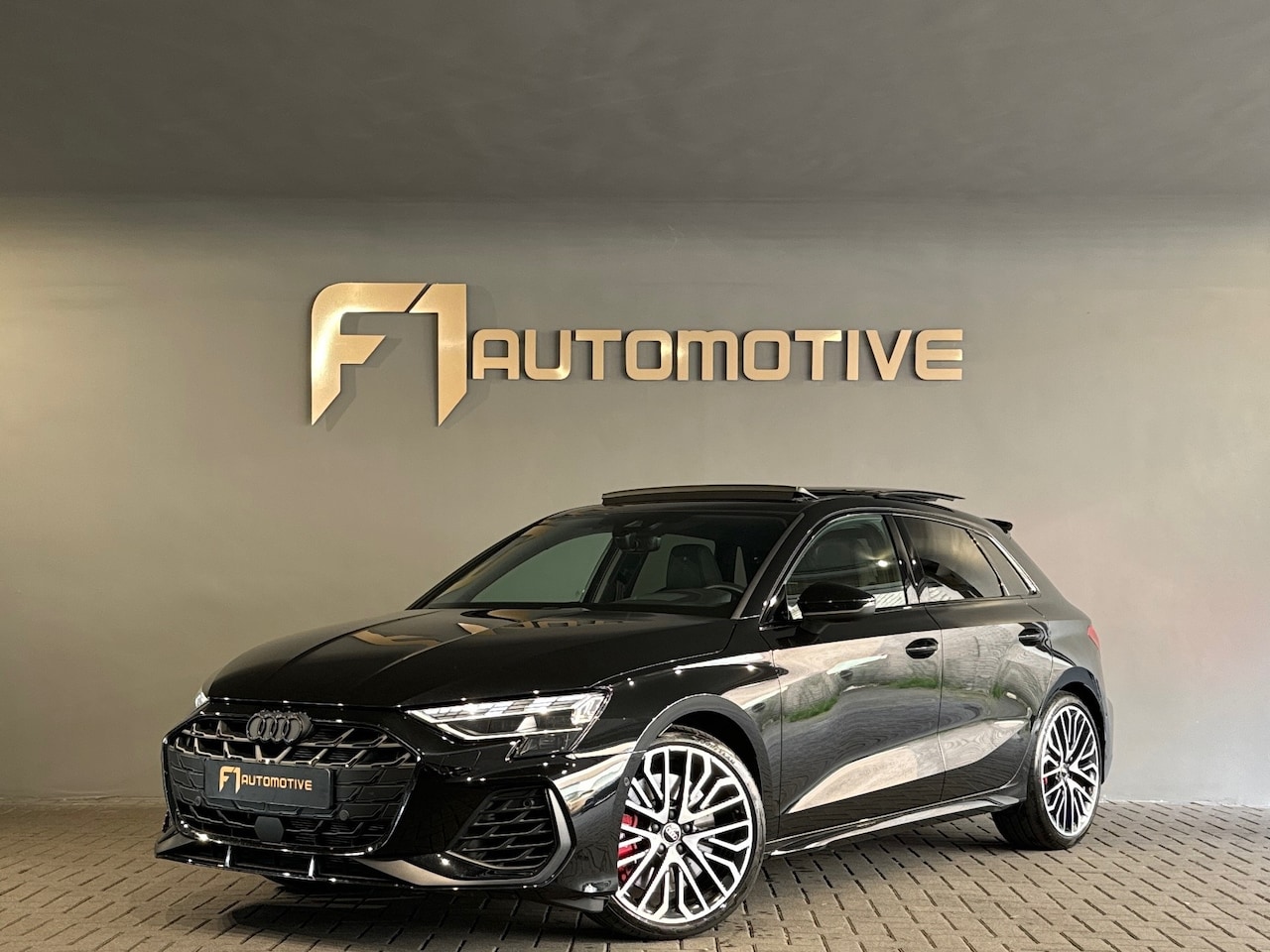 Audi A3 Sportback - 2.0 TFSI S3 quattro Pano|HuD|Sonos|Akrapovic - AutoWereld.nl
