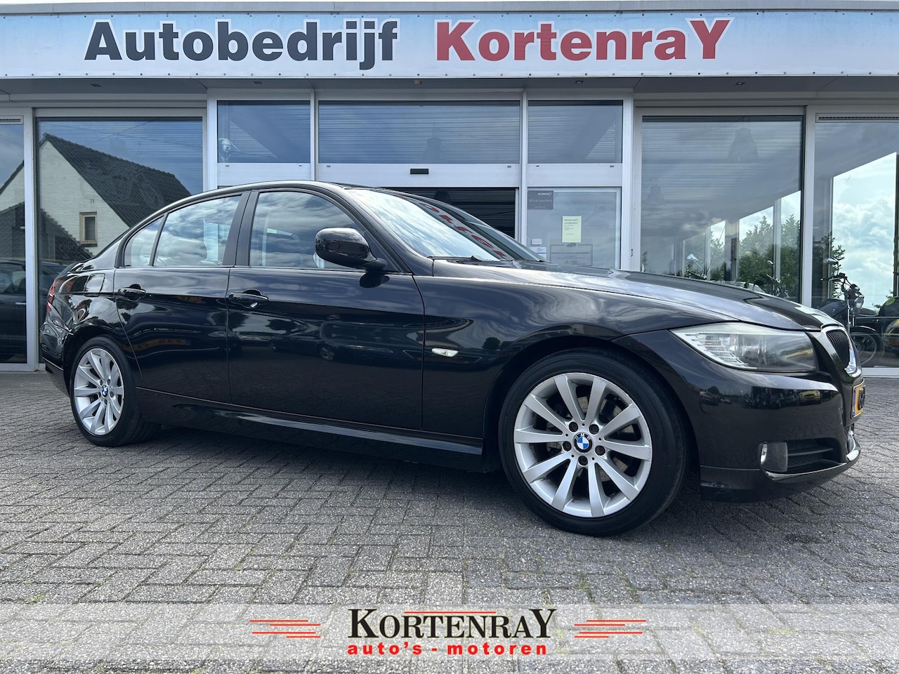 BMW 3-serie - 316i Business Line navi/xenon/cruise control/pdc/leder/enz - AutoWereld.nl