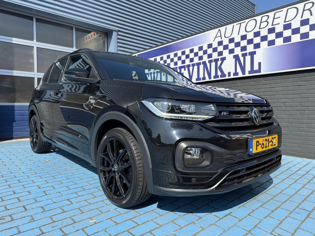 Volkswagen T-Cross - 1.0 TSI R-Line ADAP CRUISE STOELVER APPLE P-CAM - AutoWereld.nl