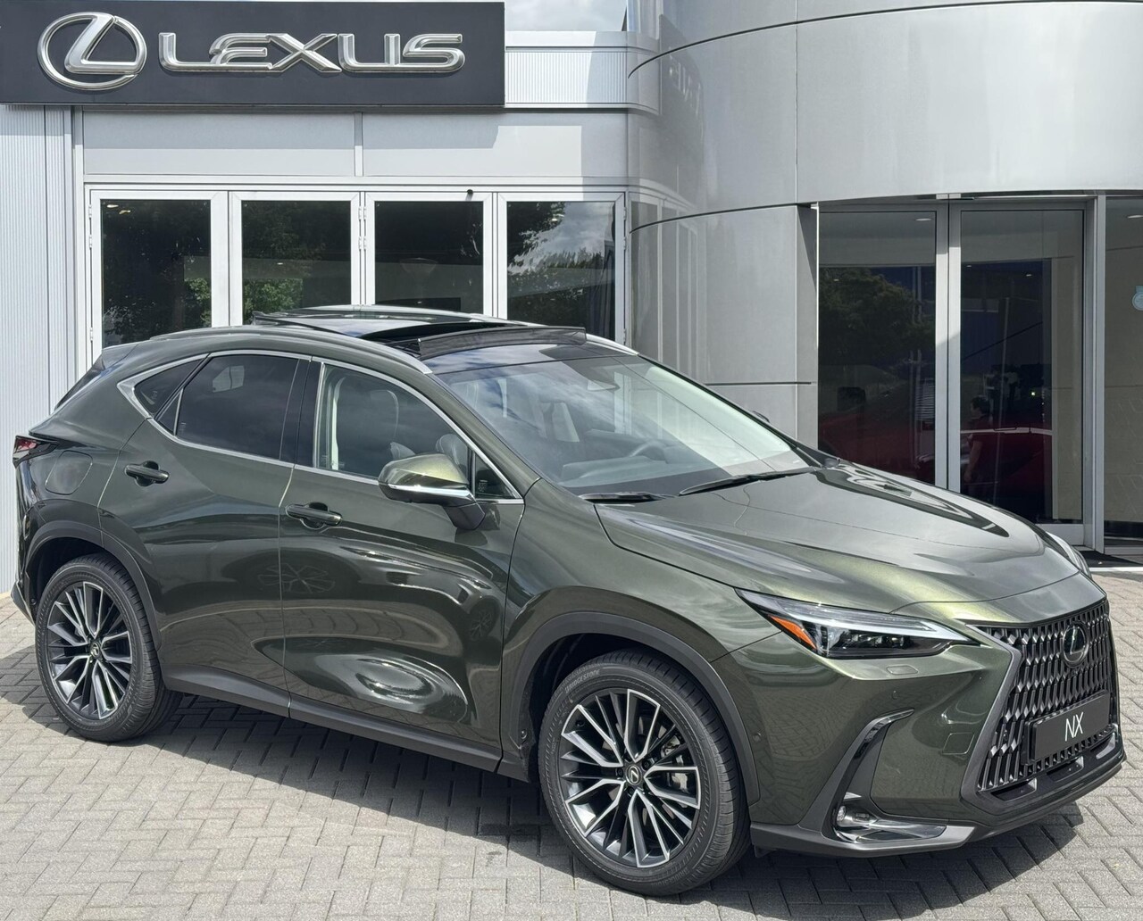 Lexus NX - 450h+ AWD President Line NIEUW DIRECT LEVERBAAR TREKHAAK PANODAK MARK LEVINSON 360-CAM STO - AutoWereld.nl
