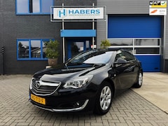 Opel Insignia - 1.6 T Cosmo 170PK|Navigatie|Camera|Leder|Sportstoelen|StoelVW|StuurVW|Trekhaak|Xenon\led|D