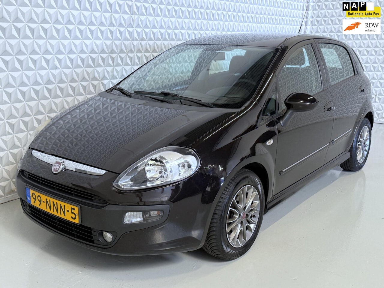 Fiat Punto Evo - 1.3 M-Jet Dynamic EXPORT / MOTOR TIKT?! (2010) - AutoWereld.nl
