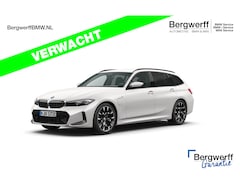BMW 3-serie Touring - 330e xDrive - M-Sport - LCI 2 - Memoryzetel - Head-up - Driving + Parking Ass