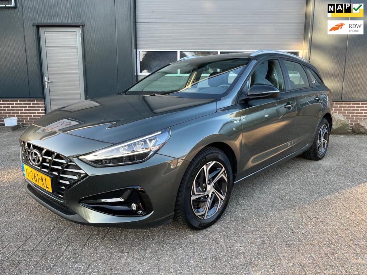 Hyundai i30 Wagon - 1.0 T-GDi MHEV 48V Comfort Smart-Navi-LM-Uniek! - AutoWereld.nl