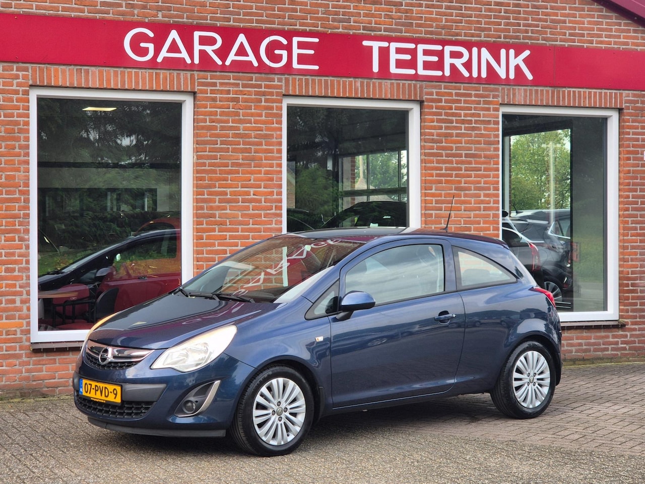 Opel Corsa - 1.4-16V Edition 101PK 3drs airco, cruise, navi, lmv, elektr.ramen, bluetooth RIJKLAAR - AutoWereld.nl