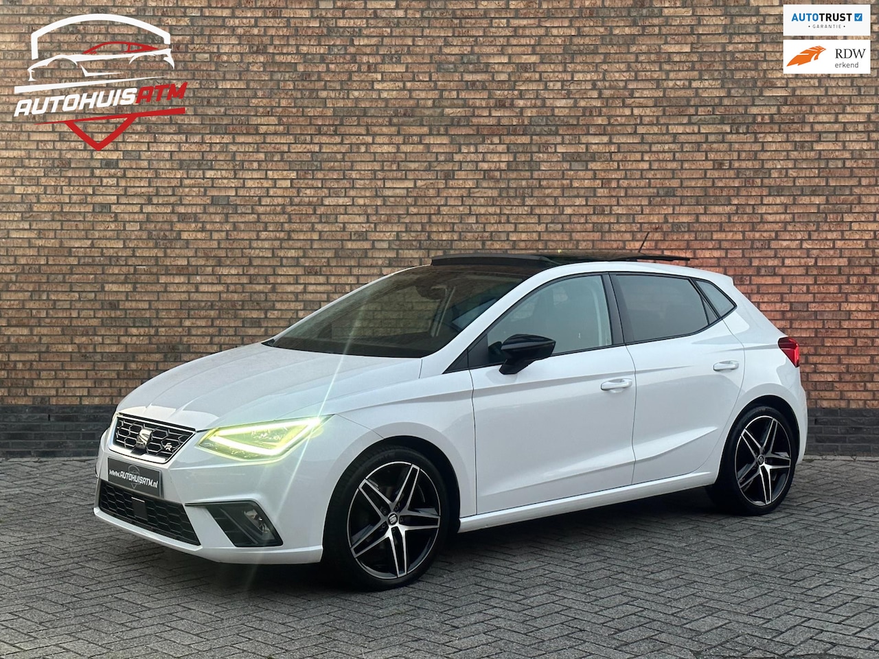 SEAT Ibiza - 1.0 TSI FR 116pk Pano Acc Led Stoelvw Pdc Climatr Navi - AutoWereld.nl